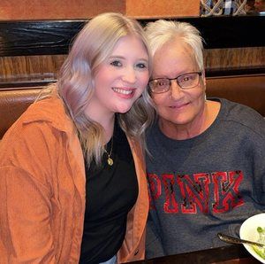 Meet your Posher, Debbie